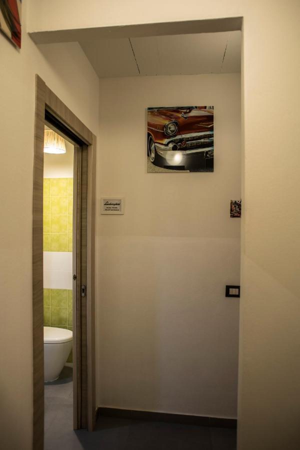 R&B La Pomposa Dei Motori Hotel Modena Kültér fotó